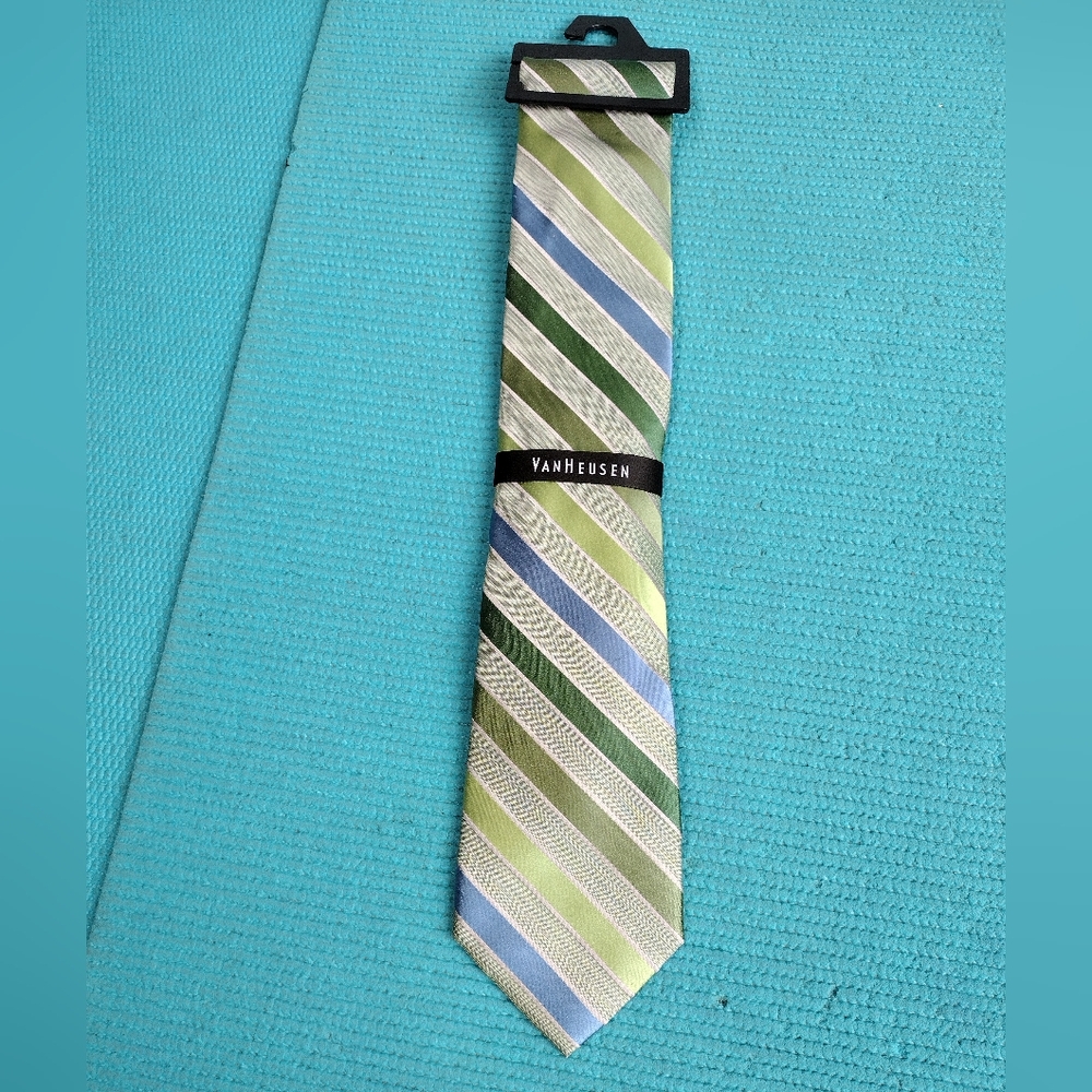 NWT Van Heusen Mens Tie Neckwear 100% Silk Striped Green Blue